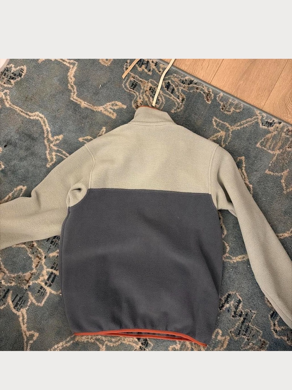 Patagonia women turquoise and peach synchilla - Picture 2 of 2